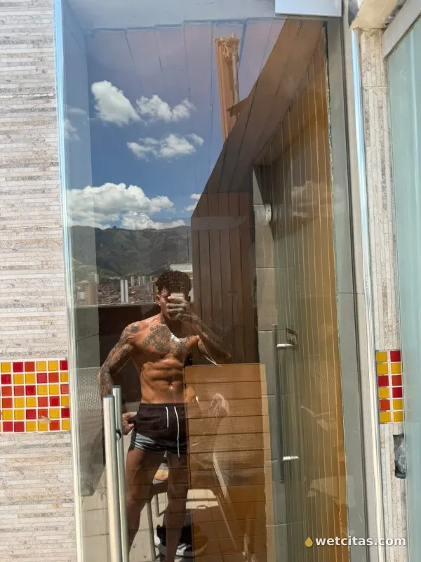 Deportista colombiano, exclusivo, suite privada, chico escort colombiana en málaga – foto 9 de 10