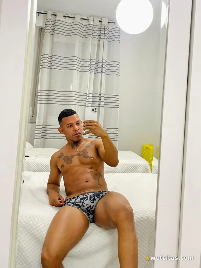 🩶cristian xl🩶morenazo colombiano pollon 21cm 24hrs, chico escort colombiana en tudela – foto 9 de 10