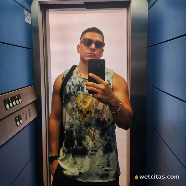 Scort masculino - caballero de compañia , solo mujeres !!!, chico escort colombiana en palencia – foto 2 de 2