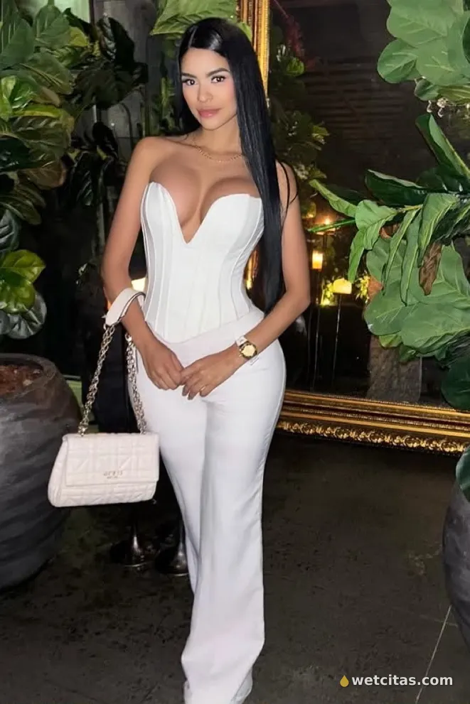 Valeria: elegancia, carisma y una experiencia, escort colombiana en barcelona – foto 3 de 10