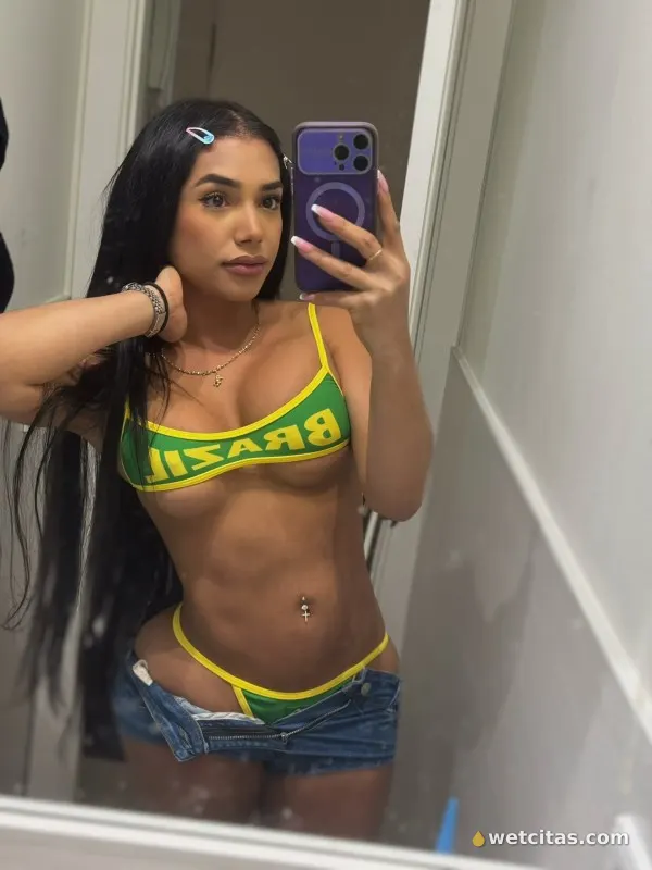 Muy femenina fiestera y lechera, chica trans venezolana en madrid – foto 3 de 9