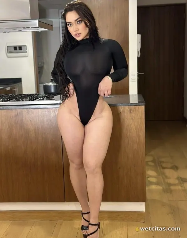 De paso por esta bella ciudad, escort colombiana en almería – foto 4 de 5