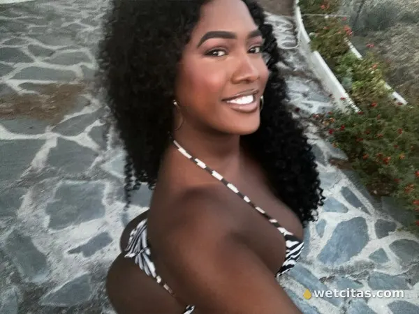 Natasha, la hermosa y voluptuosa morena ven, escort venezolana en arona – foto 4 de 4