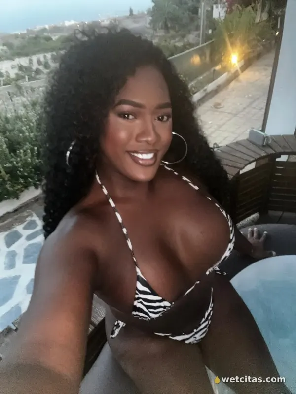 Natasha, la hermosa y voluptuosa morena ven, escort venezolana en arona – foto 2 de 4